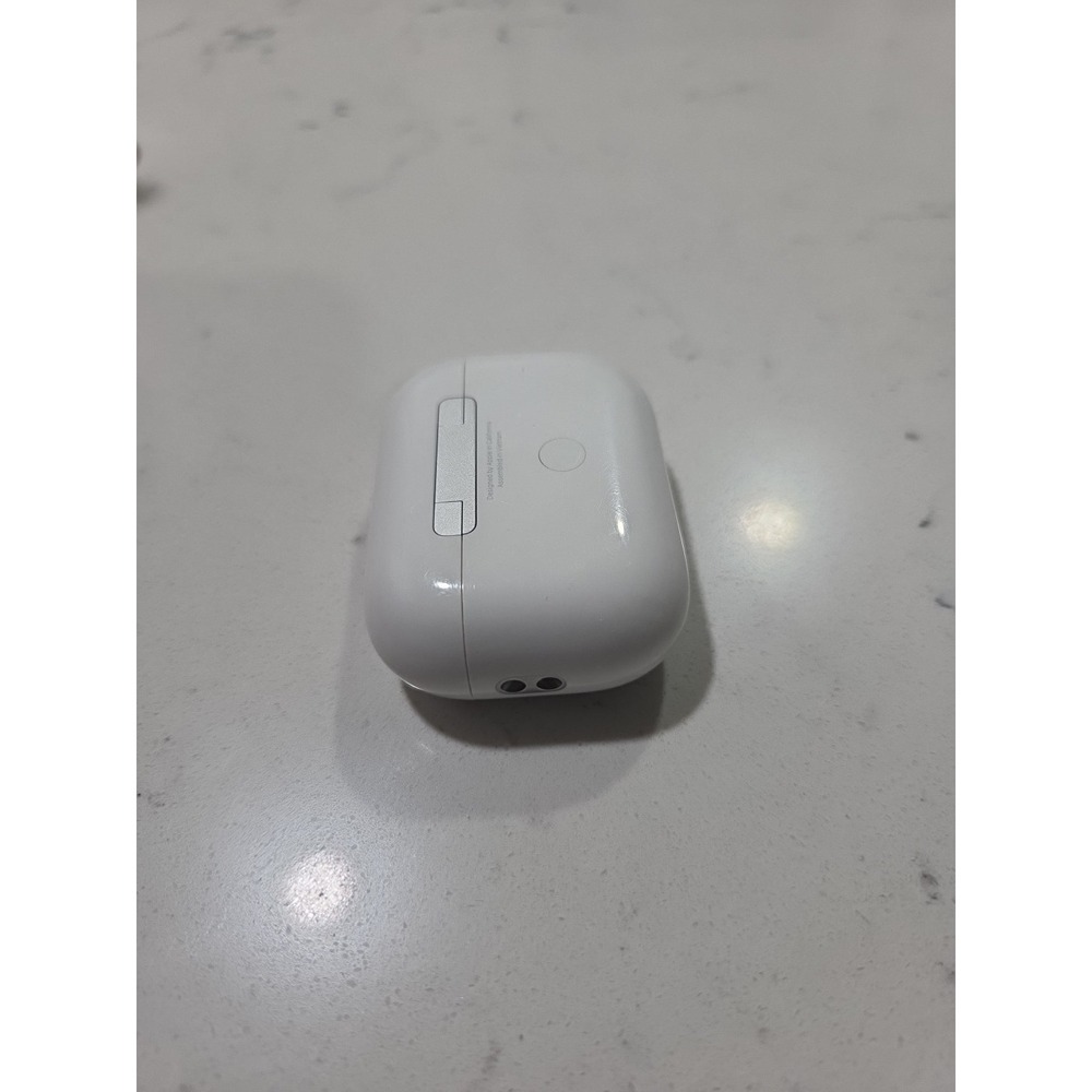 AirPods Pro (2nd Generation) Charging Case Replacement ONLY A2700‎ ENGRAVED - Picture 5 of 7